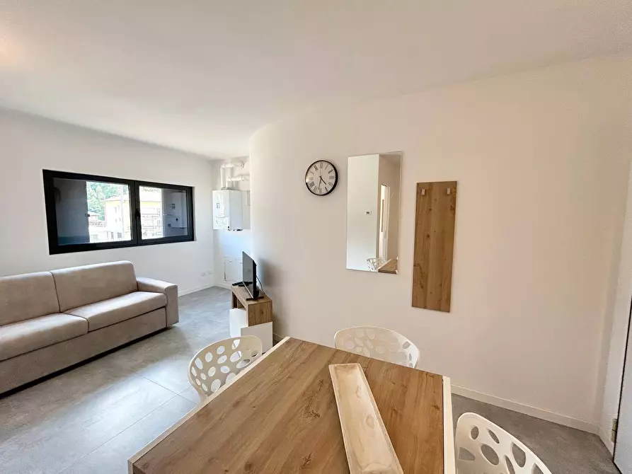 Immagine 5 di Appartamento in vendita  in Piazza Manzù 15 a Clusone