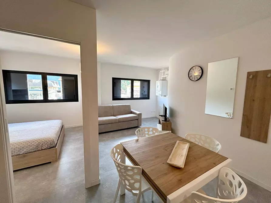 Immagine 2 di Appartamento in vendita  in Piazza Manzù 15 a Clusone