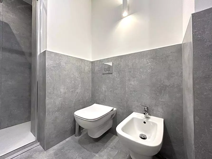 Immagine 9 di Appartamento in vendita  in Piazza Manzù 15 a Clusone