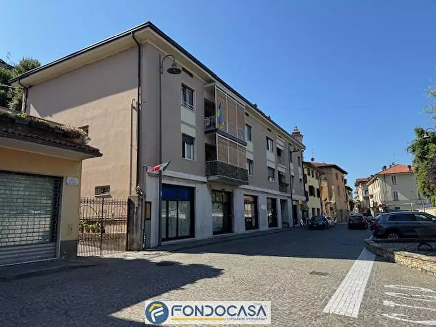 Immagine 2 di Locale commerciale in vendita  a Adro