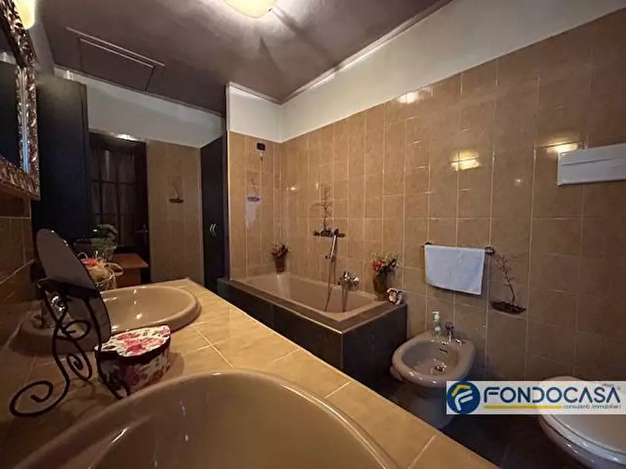 Immagine 42 di Appartamento in vendita  a Cologne