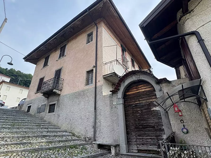 Immagine 3 di Casa indipendente in vendita  in Piazza Villassio 7 a Ardesio