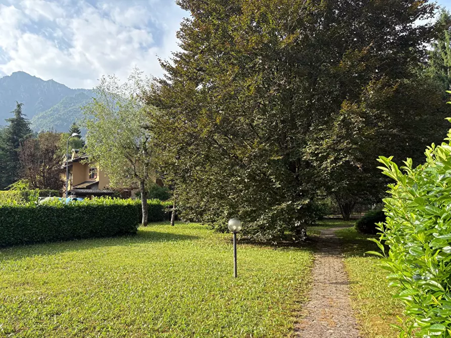 Immagine 15 di Appartamento in vendita  in Via dei Tigli 15 a Clusone