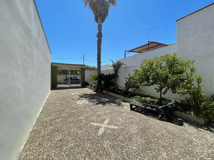 Immagine 3 di Casa semindipendente in vendita  in via dell'anguilla snc a Squinzano