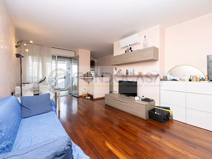 Immagine 1 di Appartamento in vendita  in via vittorio gassman 3 a Milano