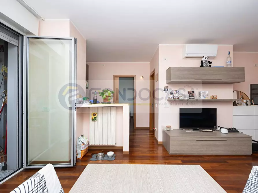 Immagine 5 di Appartamento in vendita  in via vittorio gassman 3 a Milano