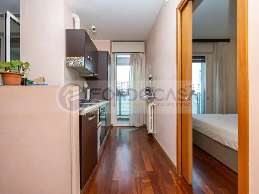 Immagine 6 di Appartamento in vendita  in via vittorio gassman 3 a Milano