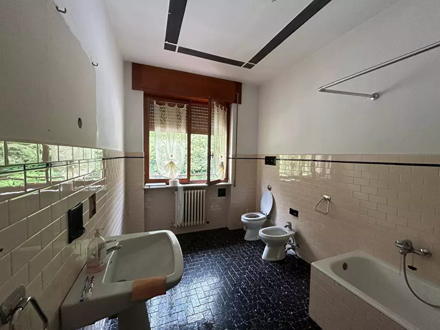 Immagine 14 di Palazzo in vendita  in Viale Valzella 2 a Ardesio