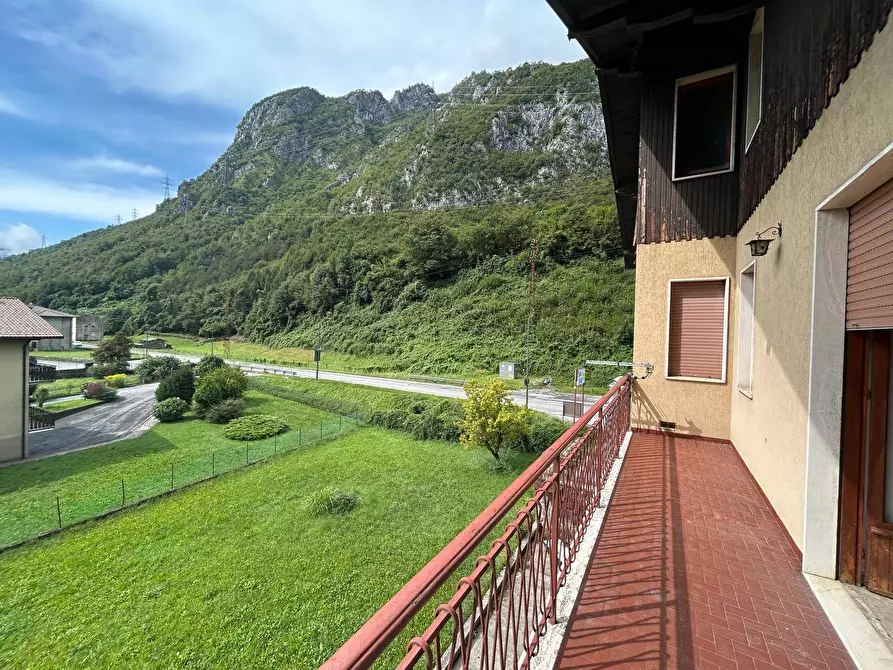 Immagine 16 di Palazzo in vendita  in Viale Valzella 2 a Ardesio