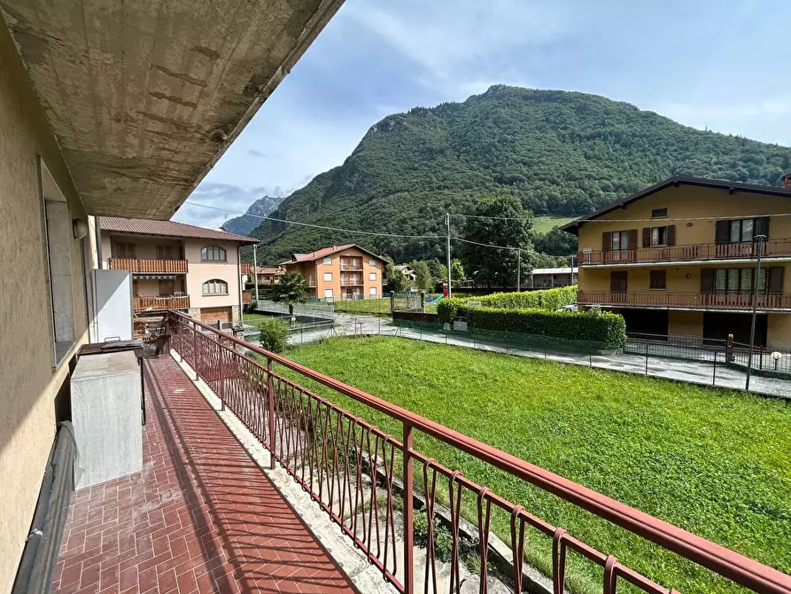 Immagine 19 di Palazzo in vendita  in Viale Valzella 2 a Ardesio