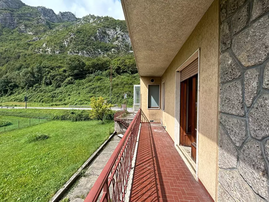 Immagine 22 di Palazzo in vendita  in Viale Valzella 2 a Ardesio