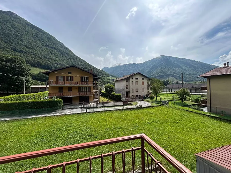 Immagine 21 di Palazzo in vendita  in Viale Valzella 2 a Ardesio