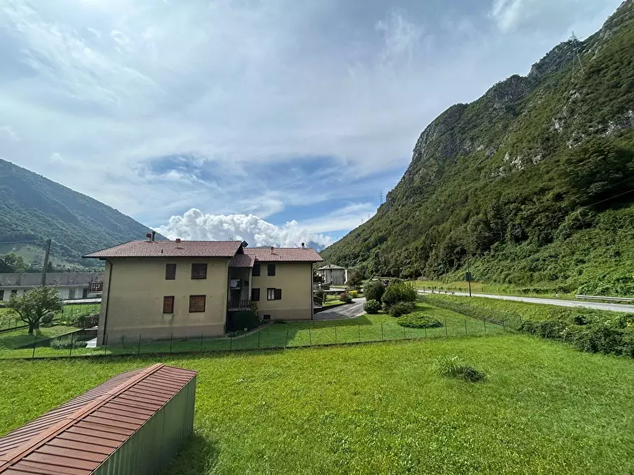 Immagine 20 di Palazzo in vendita  in Viale Valzella 2 a Ardesio