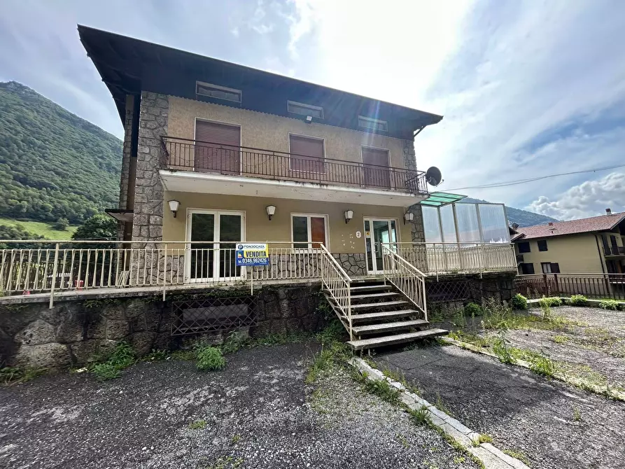 Immagine 1 di Palazzo in vendita  in Viale Valzella 2 a Ardesio