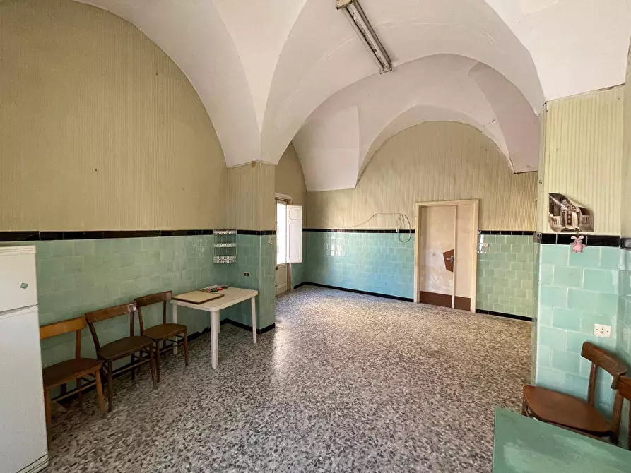 Immagine 1 di Magazzino in vendita  in Piazza Plebiscito 1 a Salice Salentino