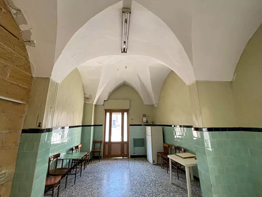 Immagine 7 di Magazzino in vendita  in Piazza Plebiscito 1 a Salice Salentino