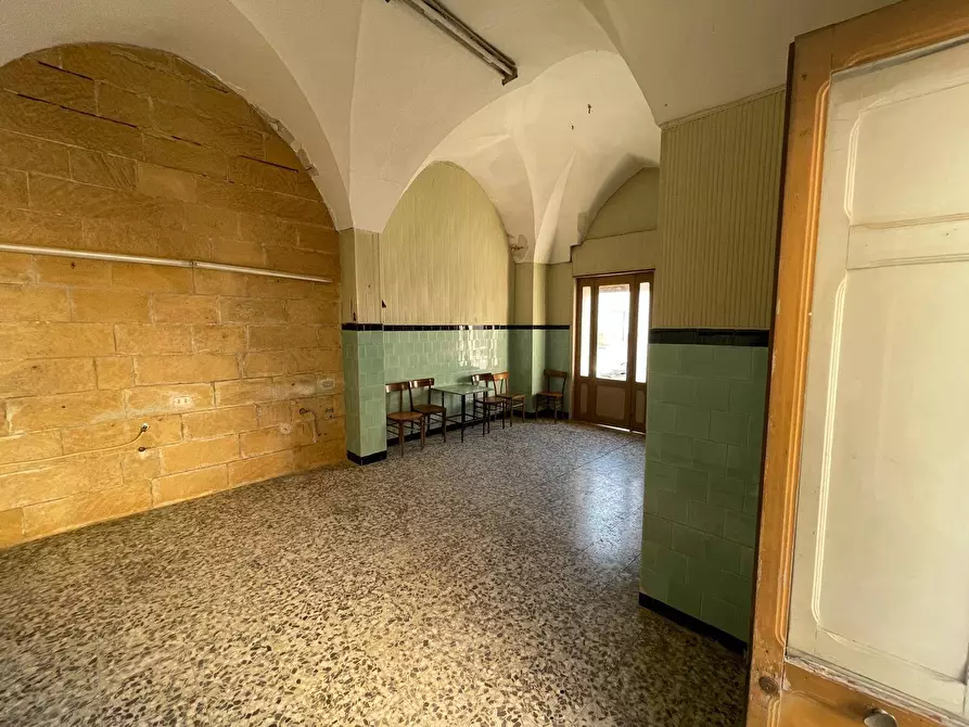 Immagine 9 di Magazzino in vendita  in Piazza Plebiscito 1 a Salice Salentino