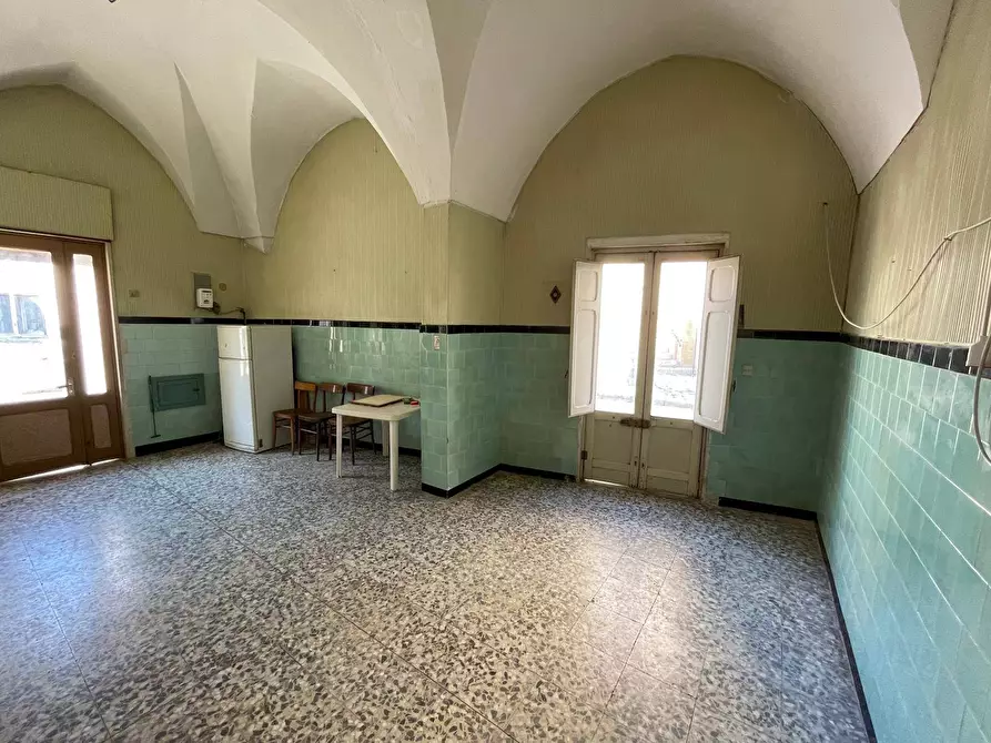 Immagine 6 di Magazzino in vendita  in Piazza Plebiscito 1 a Salice Salentino