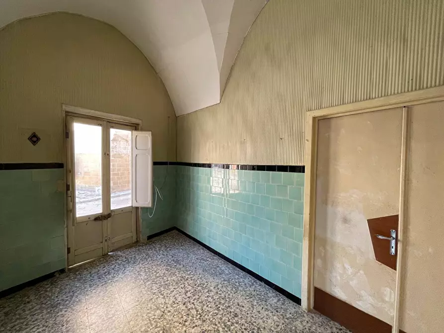 Immagine 11 di Magazzino in vendita  in Piazza Plebiscito 1 a Salice Salentino