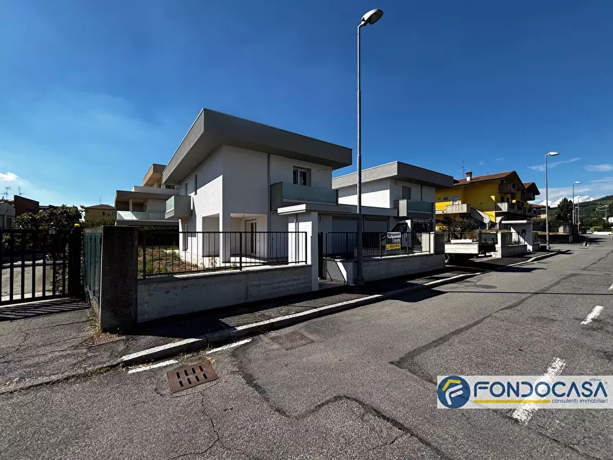 Immagine 2 di Casa semindipendente in vendita  in Via Roma 3 a Grumello Del Monte