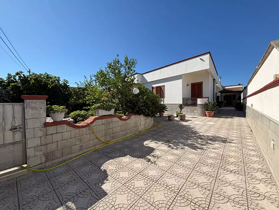 Immagine 3 di Villa in vendita  in Via Spallanzani 14 a Andrano