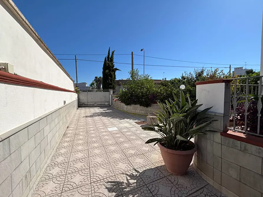 Immagine 4 di Villa in vendita  in Via Spallanzani 14 a Andrano