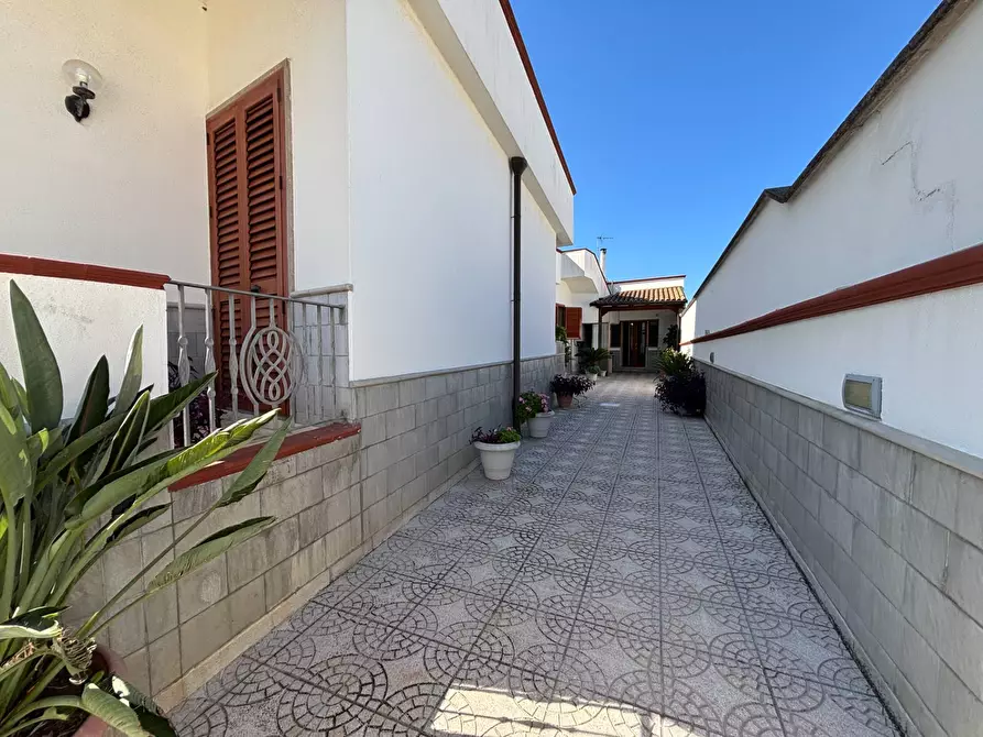 Immagine 9 di Villa in vendita  in Via Spallanzani 14 a Andrano