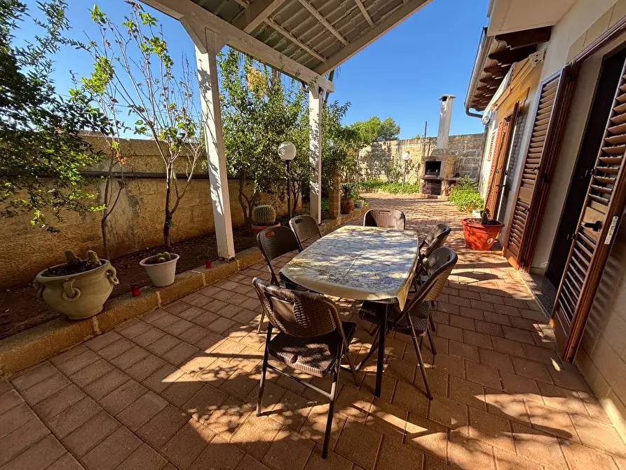 Immagine 1 di Villa in vendita  in Via Spallanzani 14 a Andrano