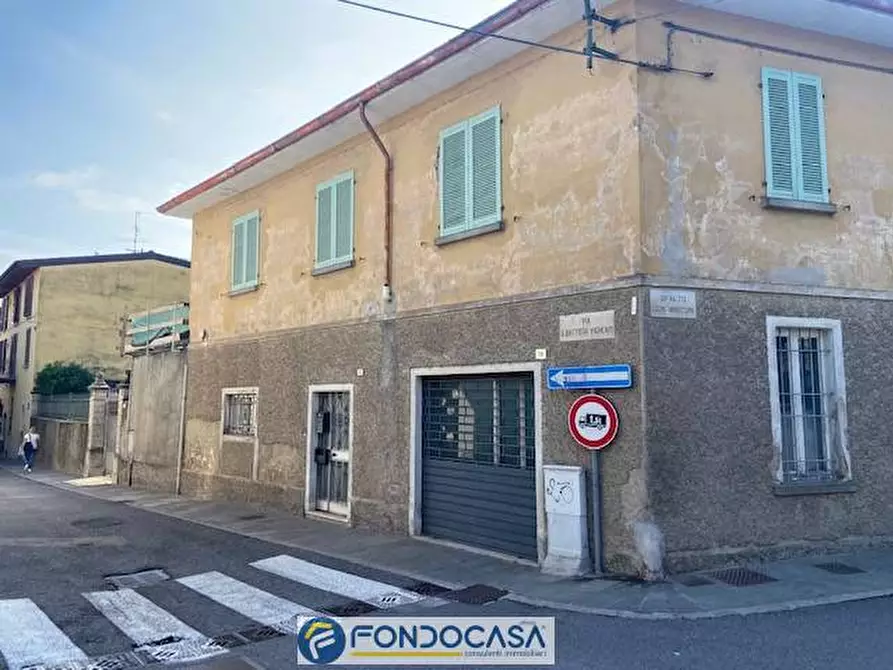 Immagine 4 di Rustico / casale in vendita  a Rovato