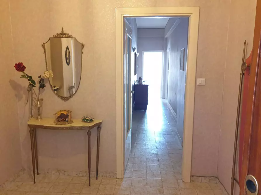 Immagine 4 di Appartamento in vendita  a Salerno