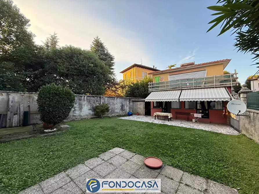 Immagine 9 di Rustico / casale in vendita  a Rovato