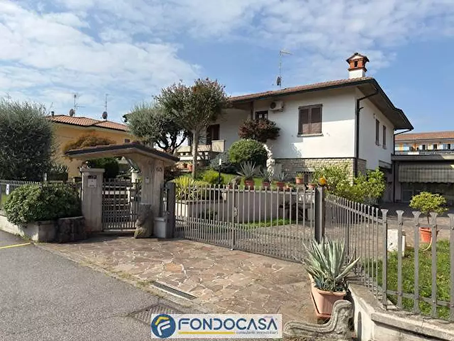Immagine 1 di Villa in vendita  68 a Rovato