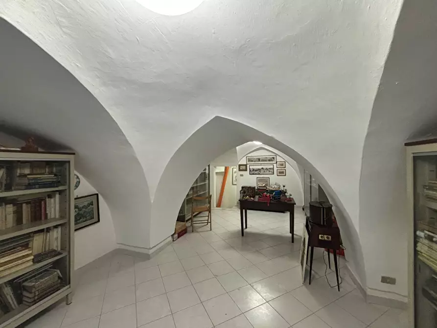 Immagine 7 di Palazzo in vendita  in Piazza Dante Alighieri 61-62-63 a Galatina