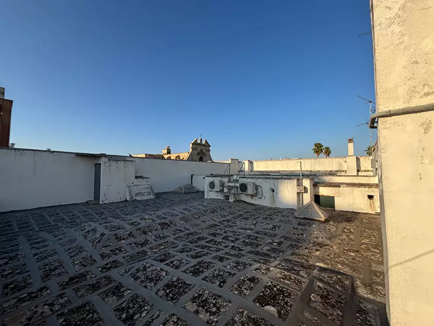 Immagine 24 di Palazzo in vendita  in Piazza Dante Alighieri 61-62-63 a Galatina