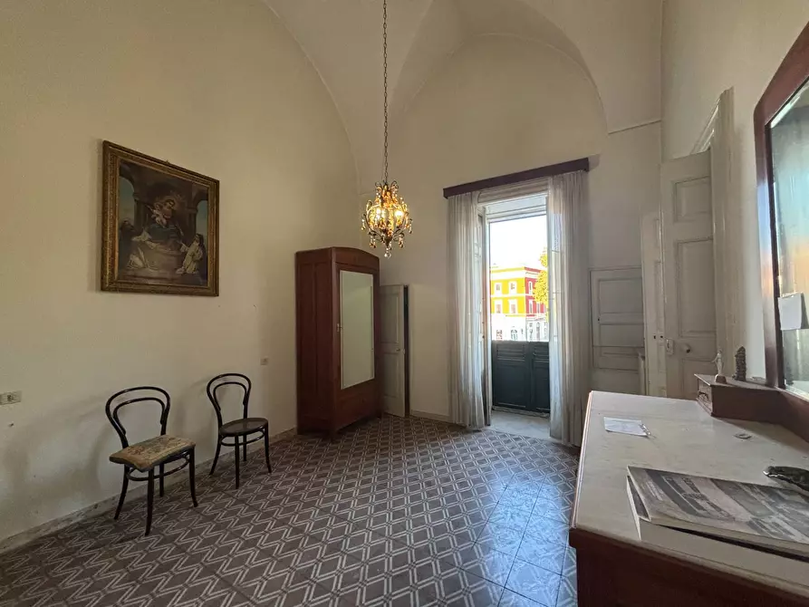 Immagine 15 di Palazzo in vendita  in Piazza Dante Alighieri 61-62-63 a Galatina