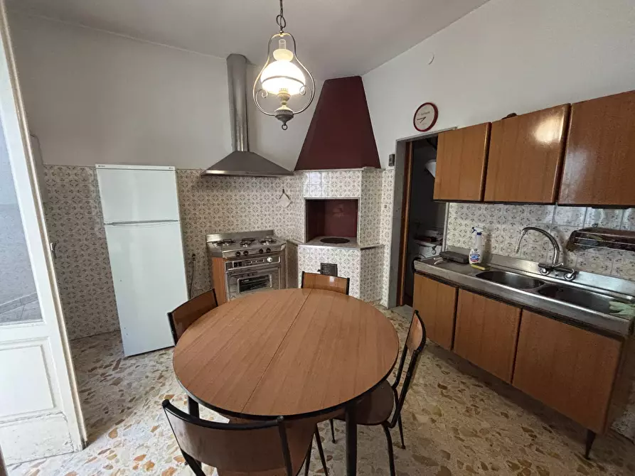 Immagine 20 di Palazzo in vendita  in Piazza Dante Alighieri 61-62-63 a Galatina