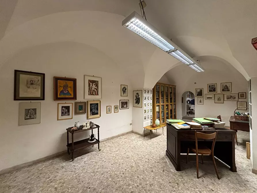 Immagine 3 di Palazzo in vendita  in Piazza Dante Alighieri 61-62-63 a Galatina