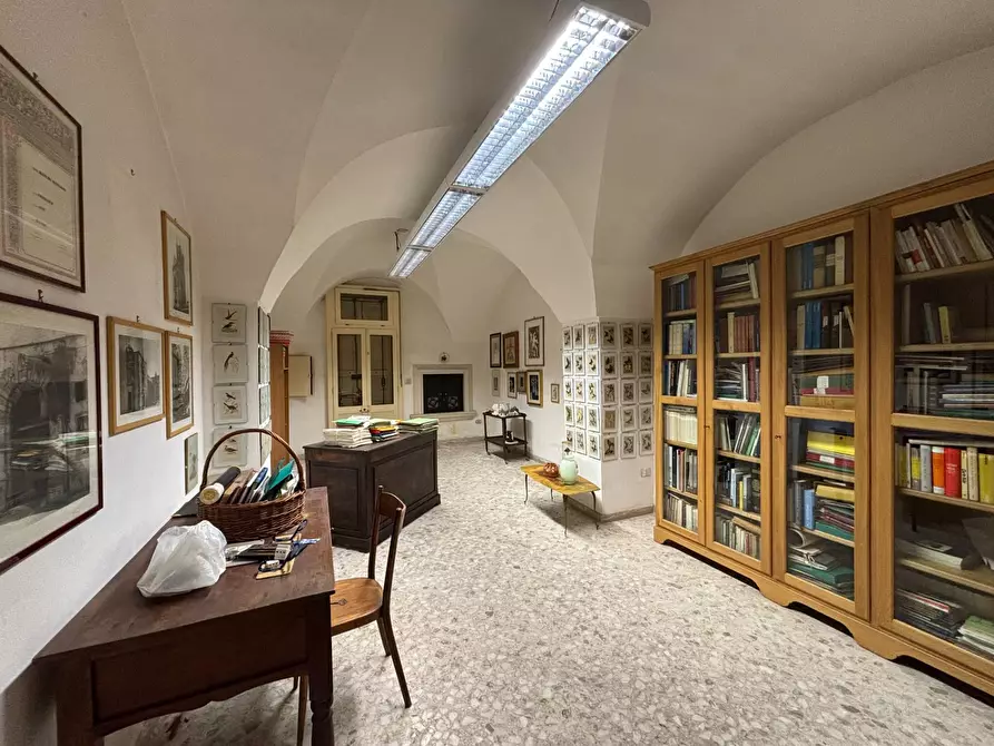 Immagine 4 di Palazzo in vendita  in Piazza Dante Alighieri 61-62-63 a Galatina