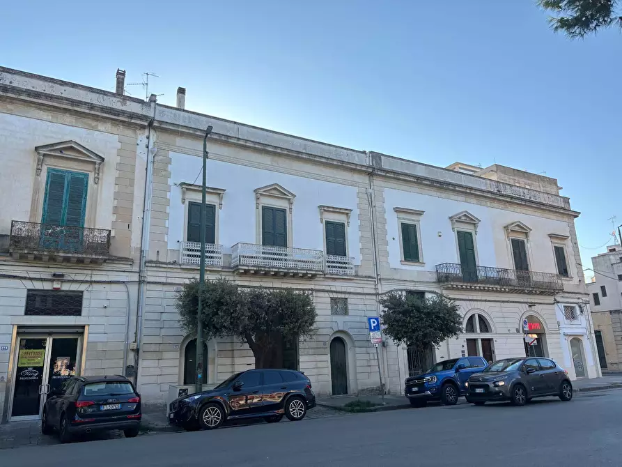 Immagine 1 di Palazzo in vendita  in Piazza Dante Alighieri 61-62-63 a Galatina