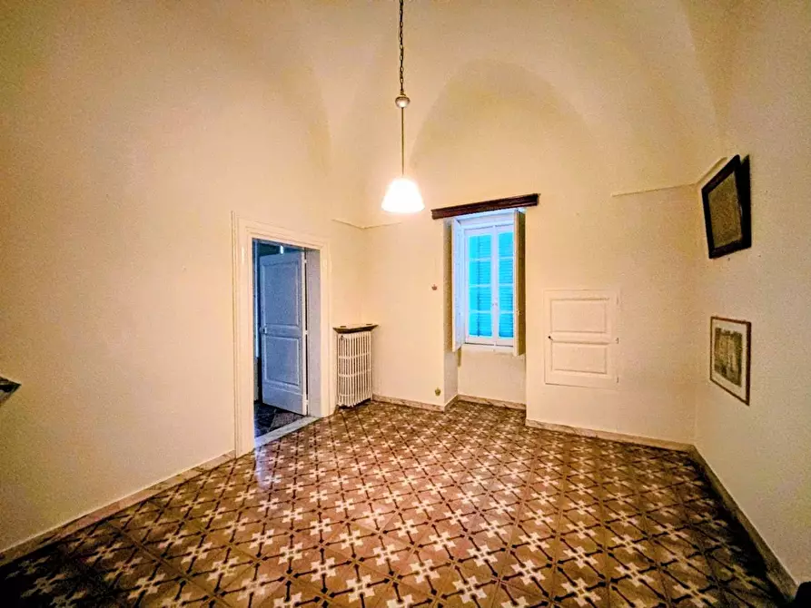 Immagine 17 di Palazzo in vendita  in Piazza Dante Alighieri 61-62-63 a Galatina