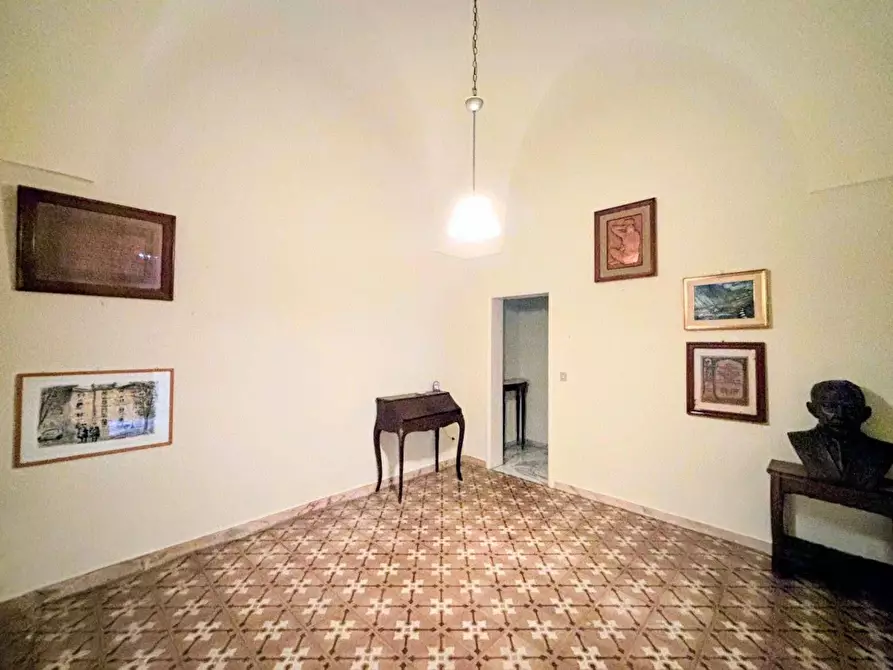 Immagine 18 di Palazzo in vendita  in Piazza Dante Alighieri 61-62-63 a Galatina
