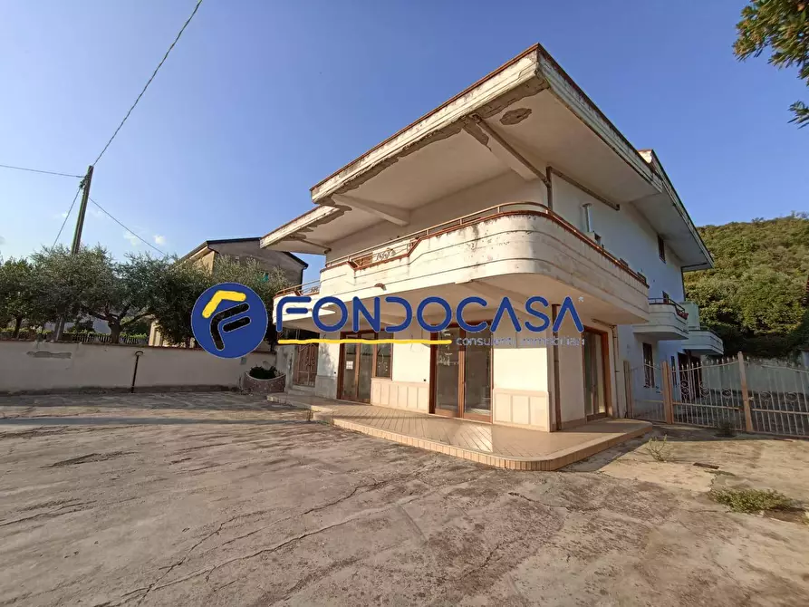 Immagine 2 di Palazzo in vendita  in via bagni 10 a Benevento