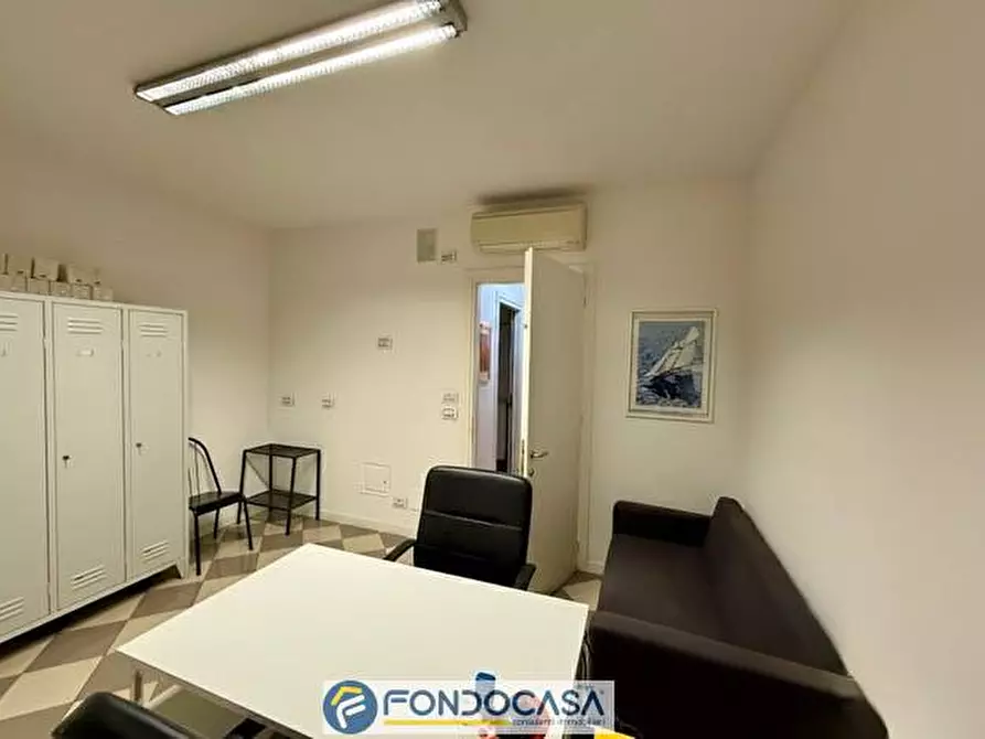 Immagine 12 di Ufficio in affitto  163 a Bergamo