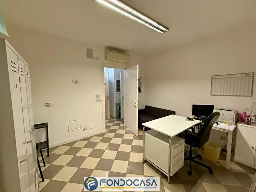 Immagine 11 di Ufficio in affitto  163 a Bergamo