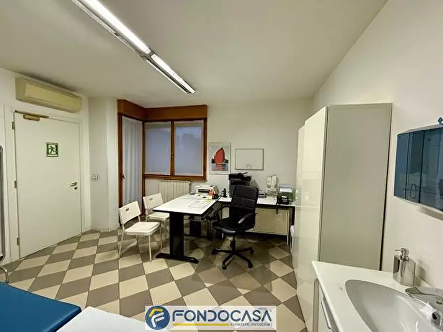 Immagine 8 di Ufficio in affitto  163 a Bergamo