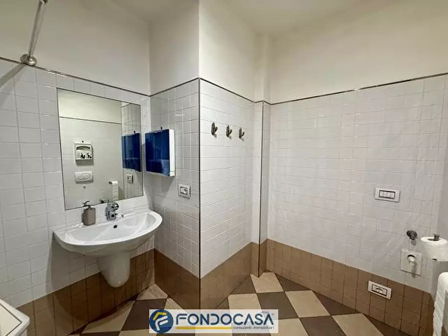 Immagine 13 di Ufficio in affitto  163 a Bergamo