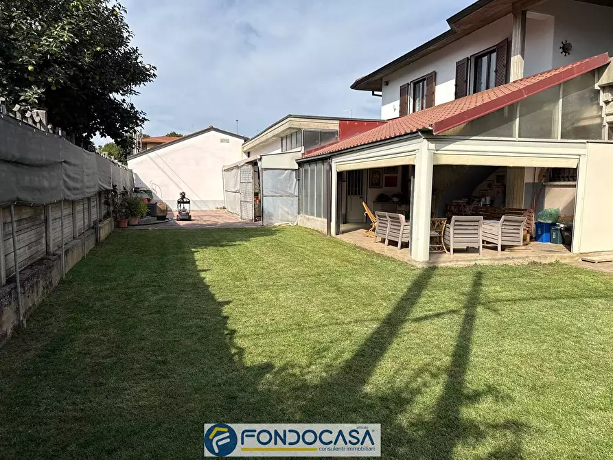 Immagine 8 di Villa in vendita  68 a Rovato