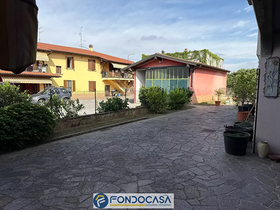 Immagine 7 di Villa in vendita  68 a Rovato
