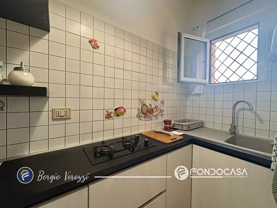 Immagine 17 di Appartamento in vendita  in Piazza Marconi a Borgio Verezzi