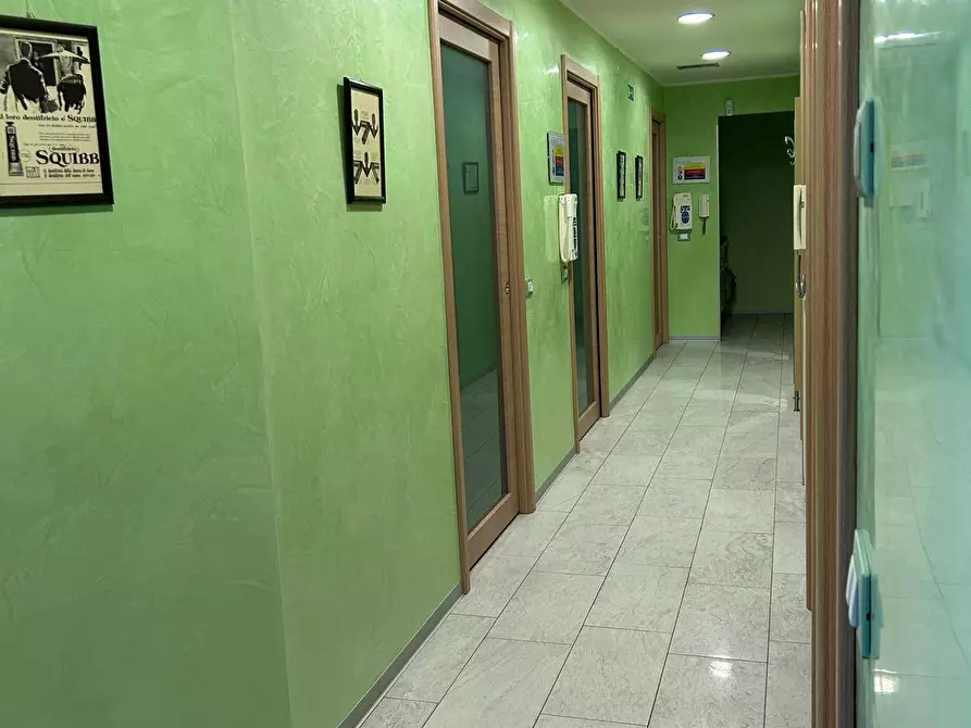 Immagine 1 di Ufficio in vendita  a Cantù